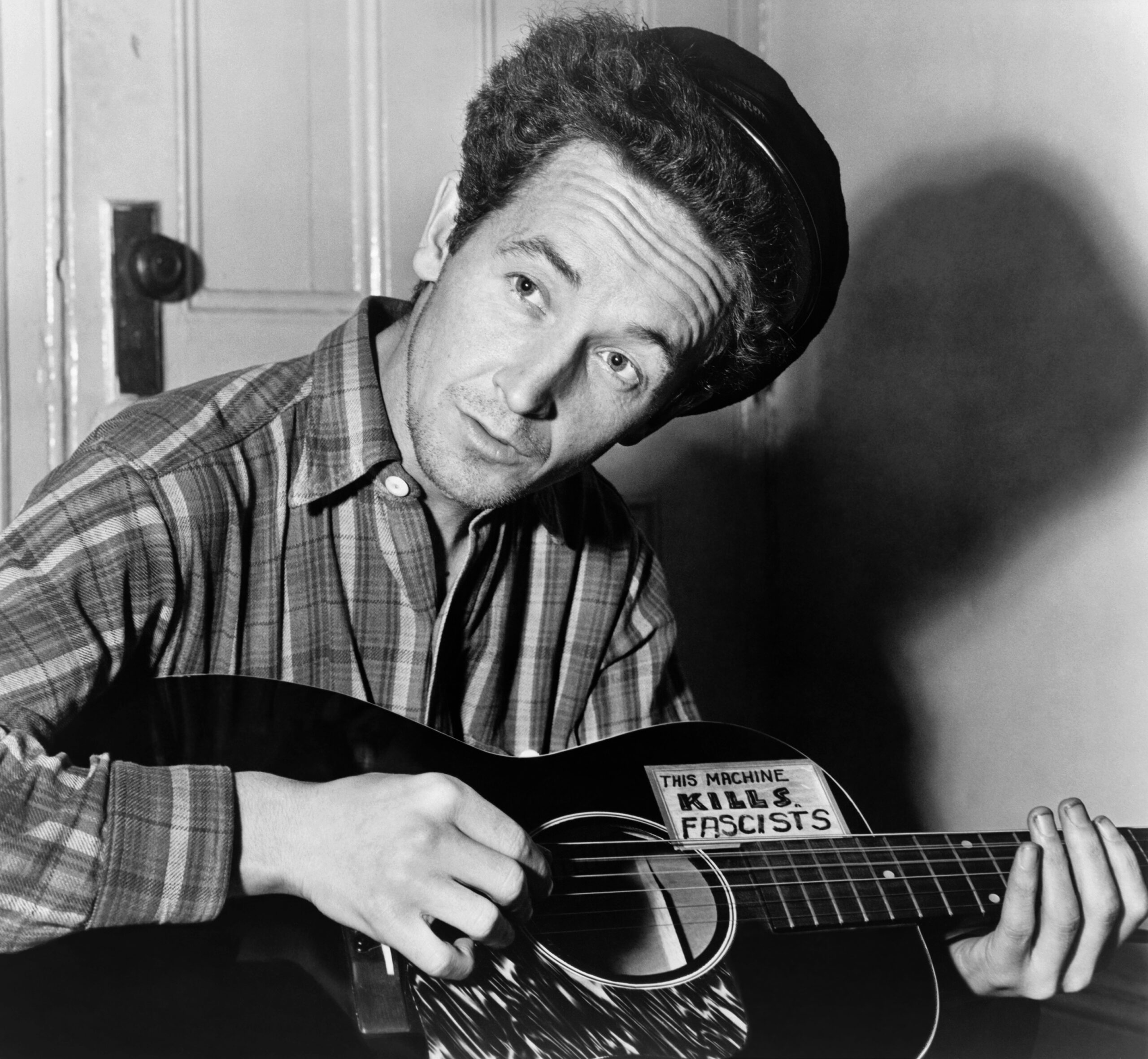 Guthrie This machine kills fascists books thwart divide & conquer